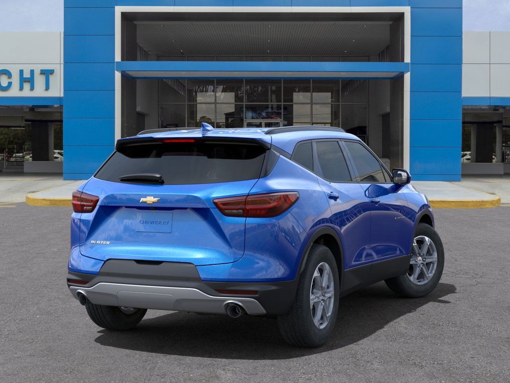 Vehicle image 7 of 24