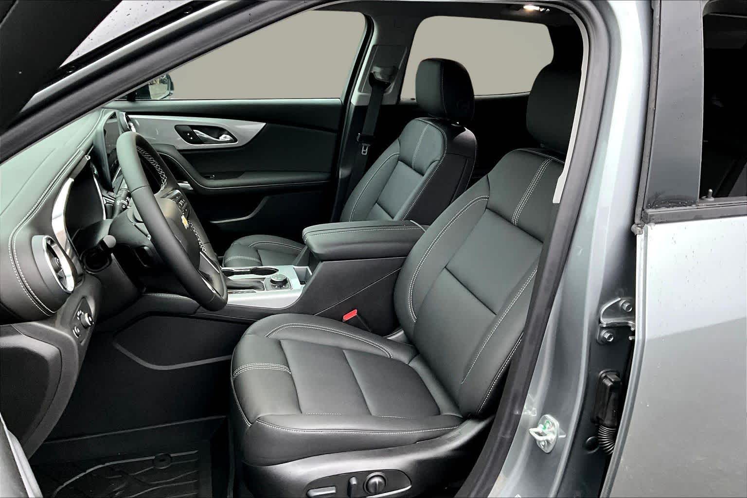 2025 Chevrolet Blazer LT Image 7 of 14