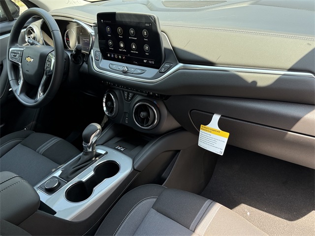 2025 Chevrolet Blazer LT Image 17 of 36