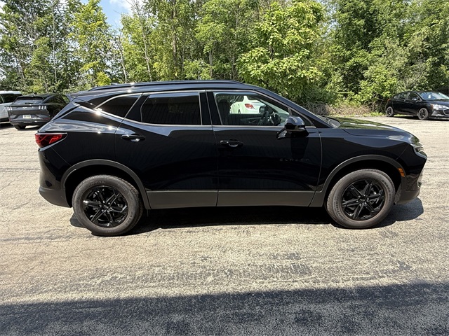 2025 Chevrolet Blazer LT Image 6 of 36