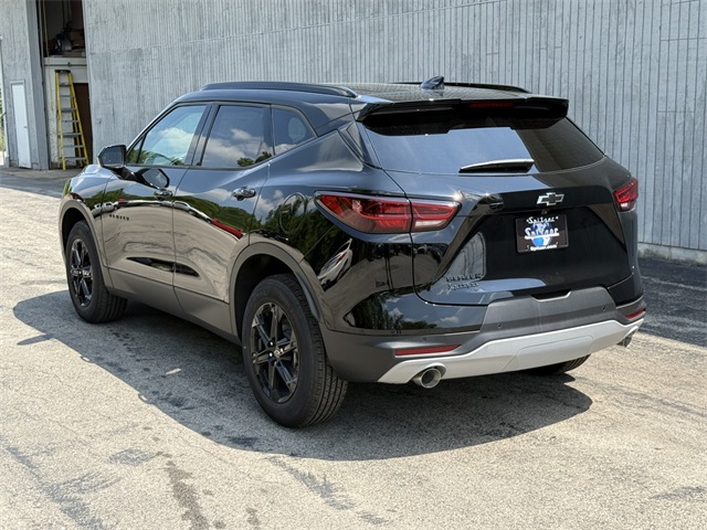 2025 Chevrolet Blazer LT Image 8 of 36