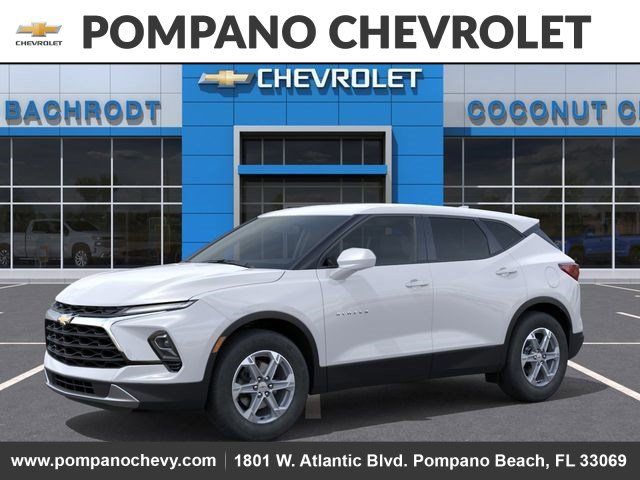 2025 Chevrolet Blazer LT Image 2 of 31