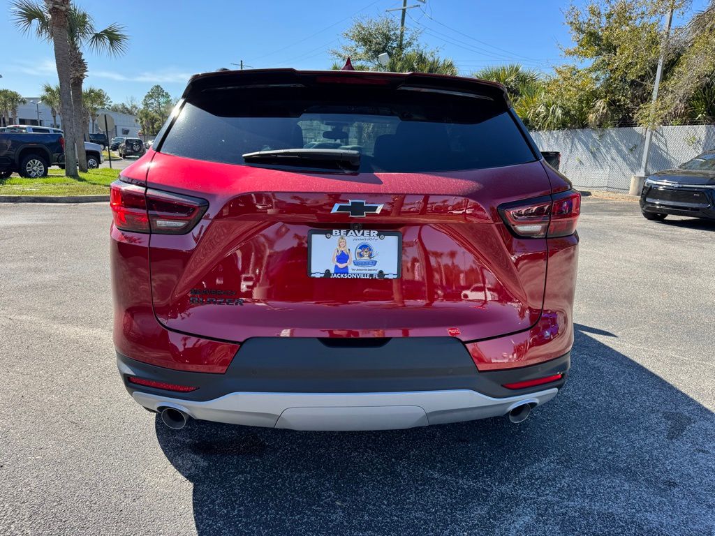 Vehicle image 10 of 27