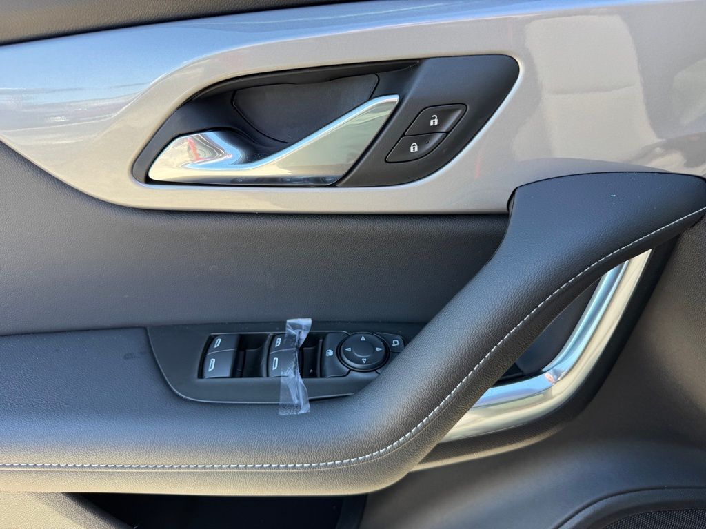 Vehicle image 26 of 27