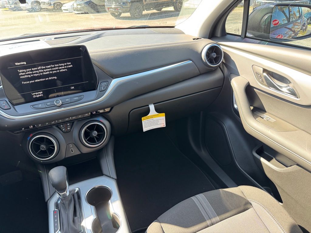 Vehicle image 24 of 27