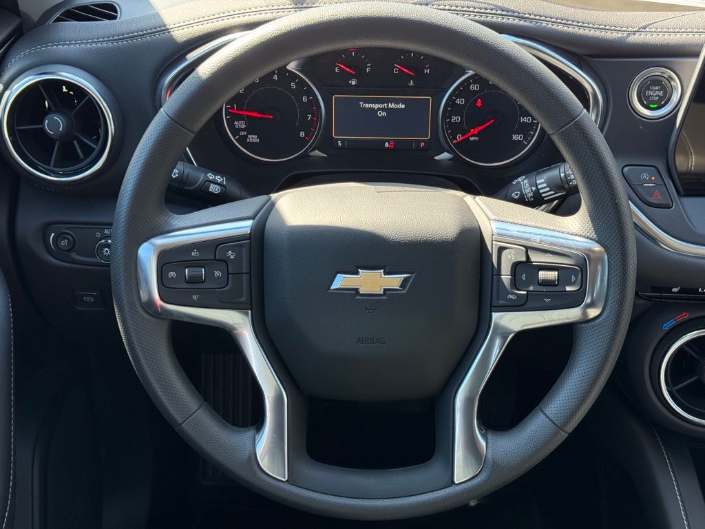 Vehicle image 17 of 27