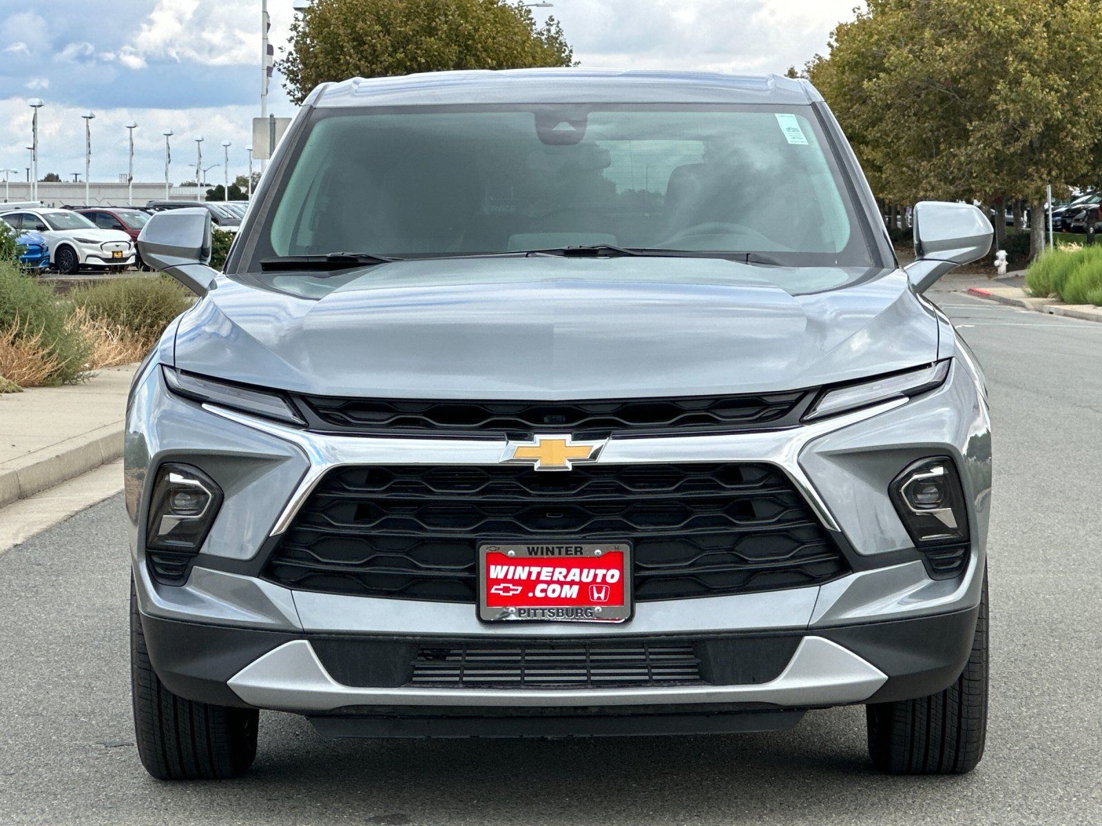 2025 Chevrolet Blazer LT Image 2 of 35