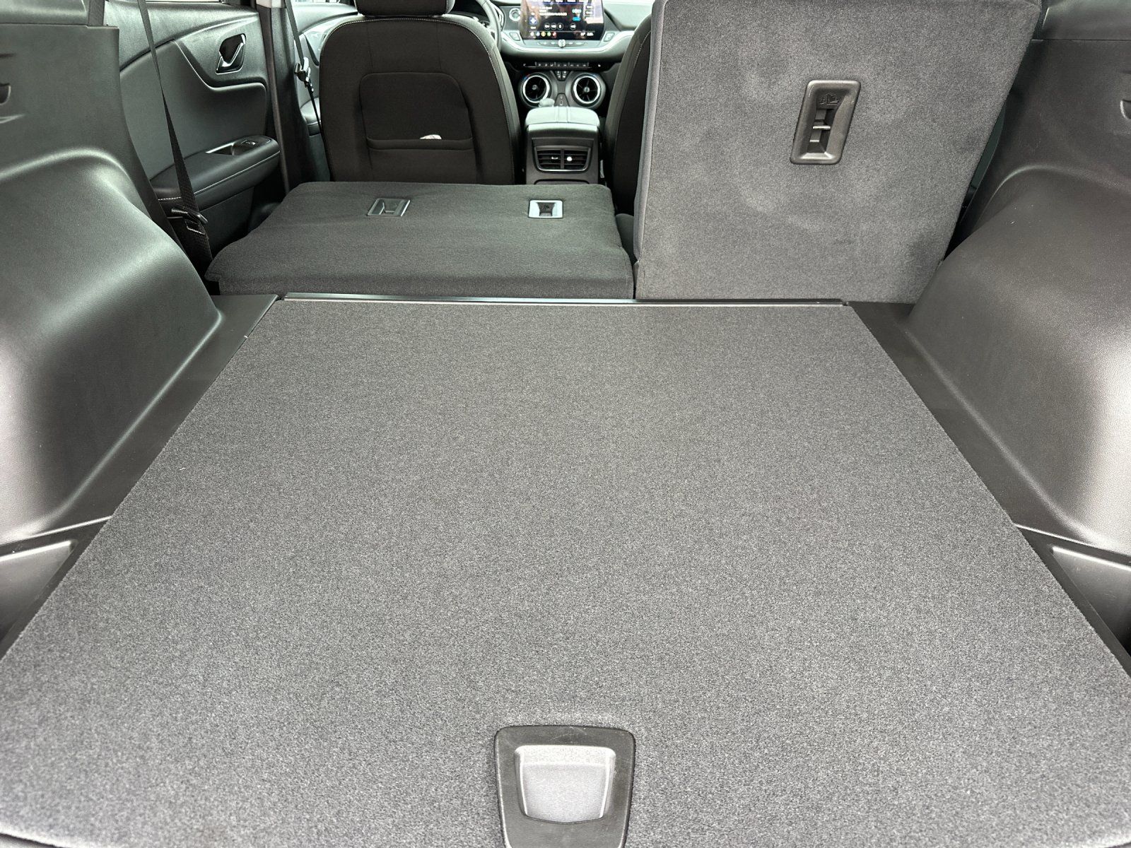 2025 Chevrolet Blazer LT Image 11 of 35