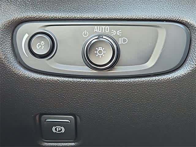 2025 Chevrolet Blazer LT Image 16 of 23