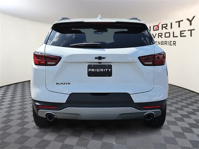 2025 Chevrolet Blazer LT Image 5 of 23