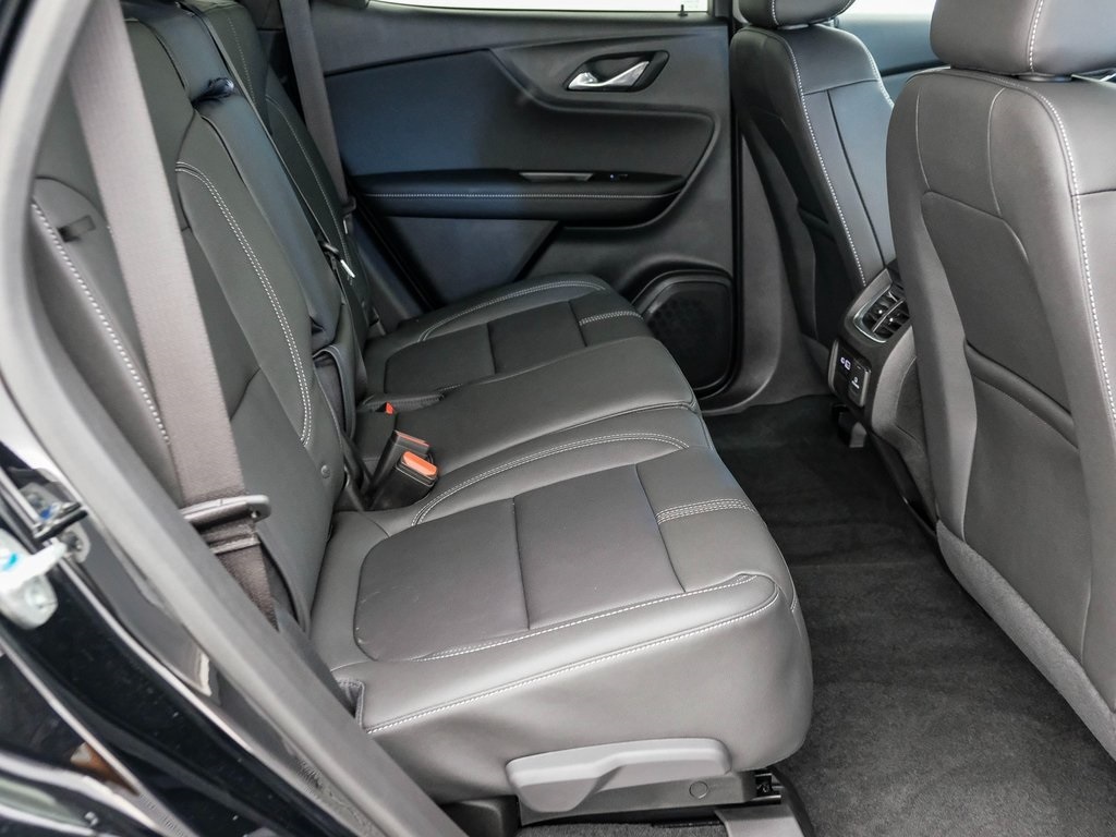 Vehicle image 15 of 41