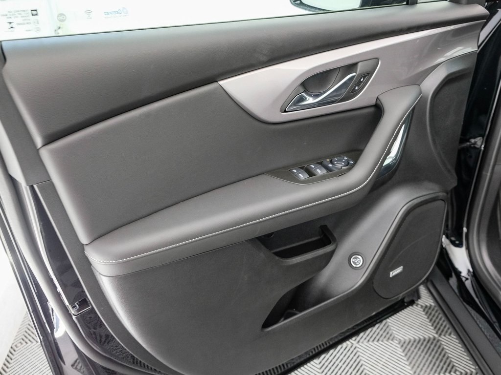 Vehicle image 20 of 41