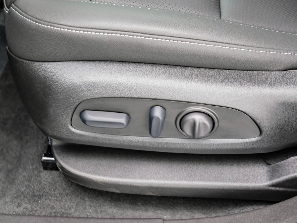 Vehicle image 21 of 41