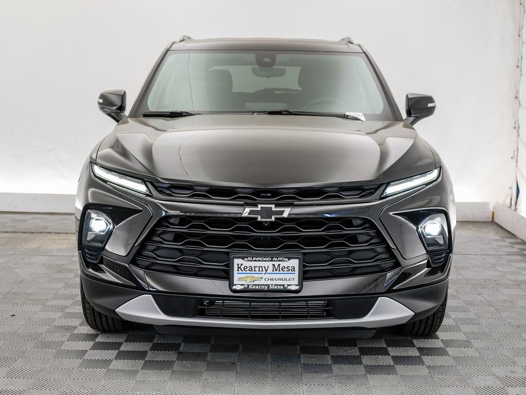 Vehicle image 3 of 41