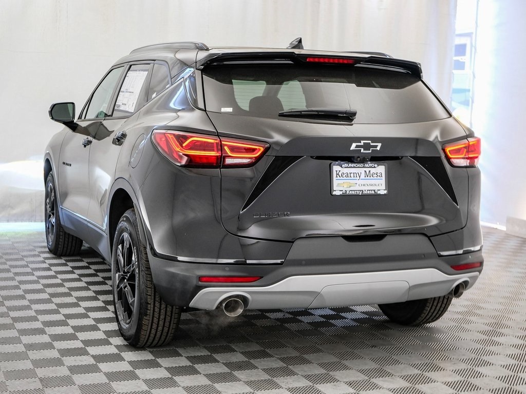 Vehicle image 7 of 41