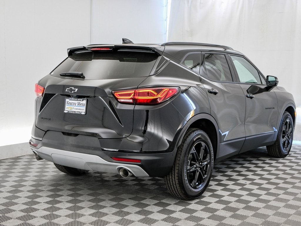 Vehicle image 5 of 41