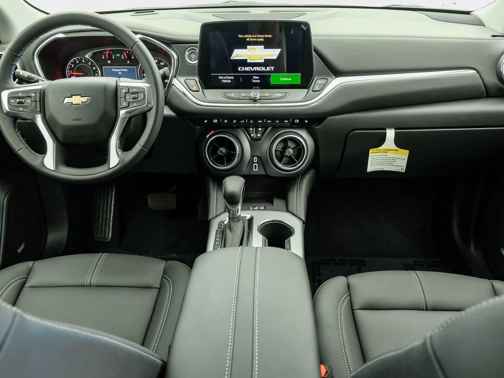 Vehicle image 16 of 41