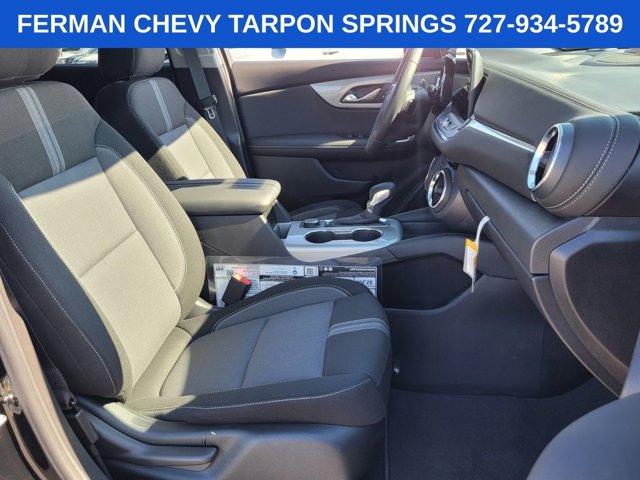 Vehicle image 19 of 33