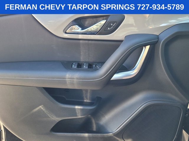 Vehicle image 22 of 33