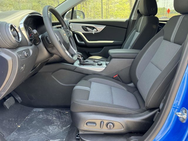 Vehicle image 23 of 26