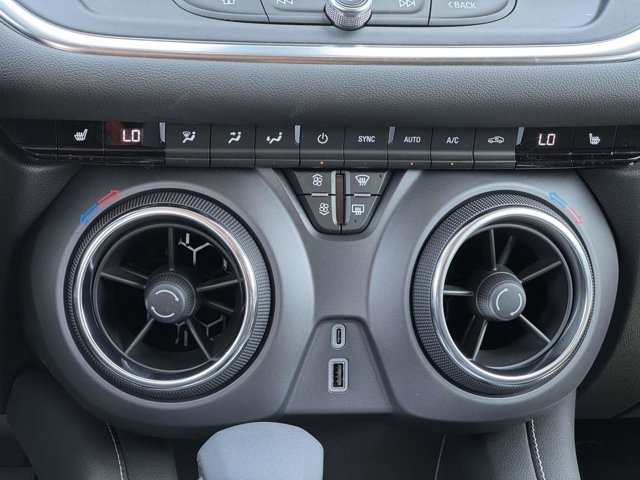 Vehicle image 17 of 26