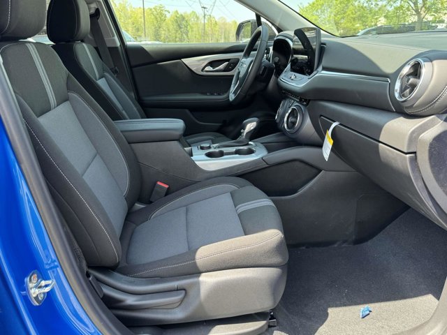 Vehicle image 16 of 26