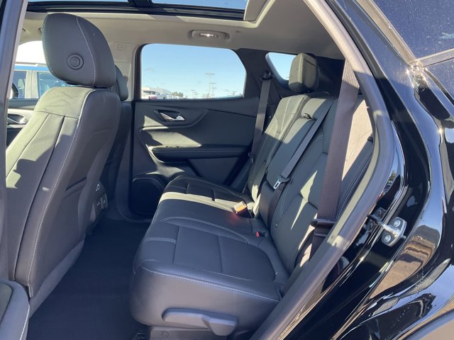 Vehicle image 19 of 34