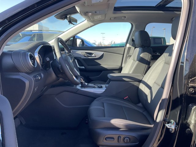 Vehicle image 15 of 34