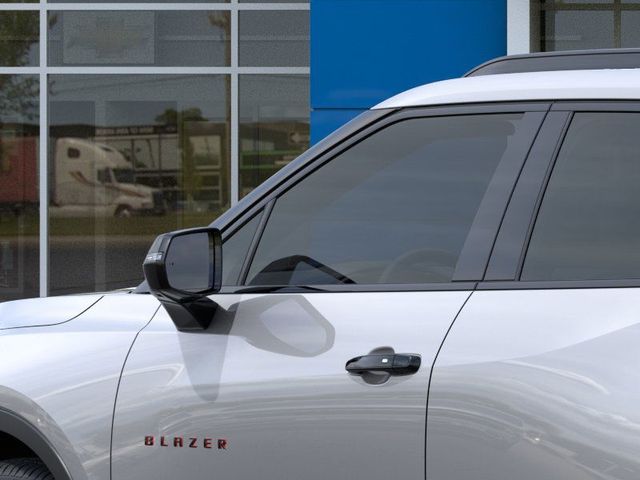 Vehicle image 13 of 25