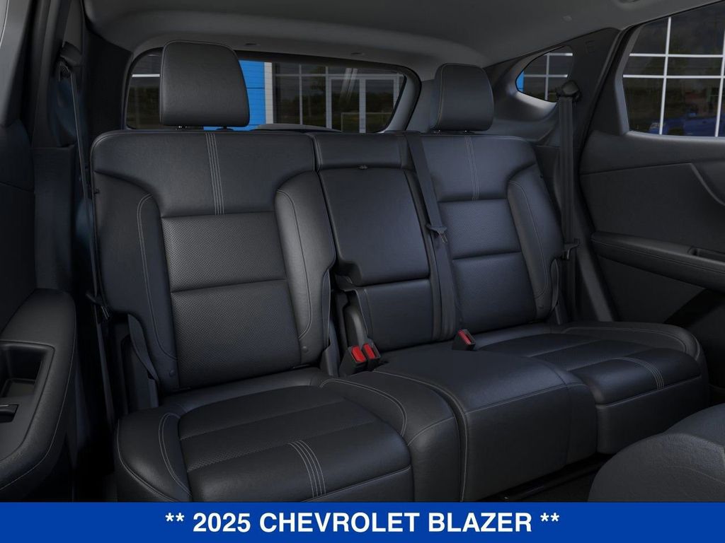2025 Chevrolet Blazer LT Image 10 of 25