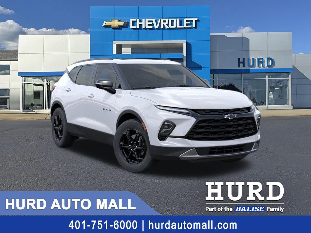 2025 Chevrolet Blazer LT Image 4 of 25