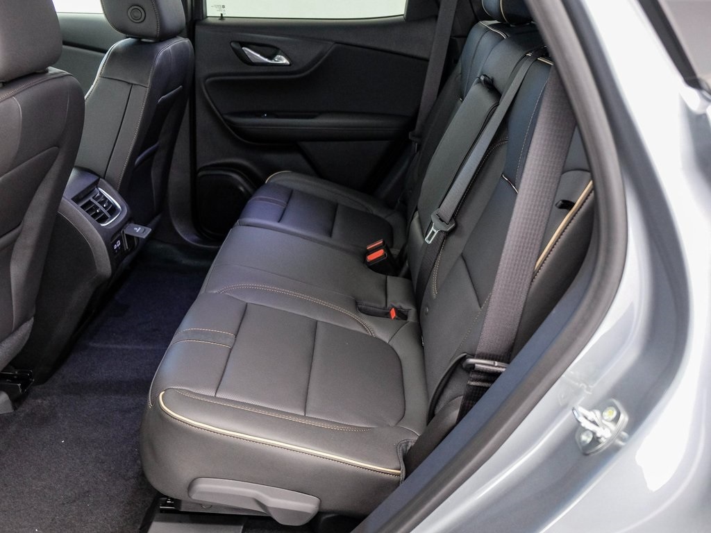 Vehicle image 18 of 41