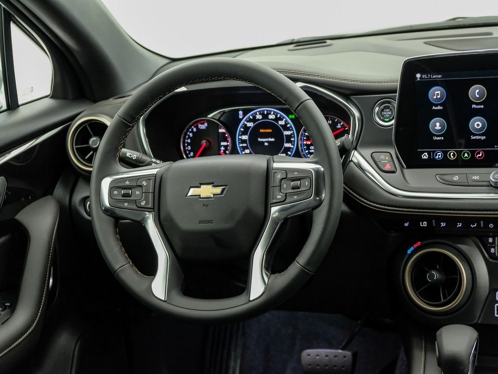 Vehicle image 17 of 41