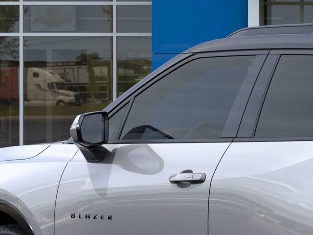 Vehicle image 13 of 25