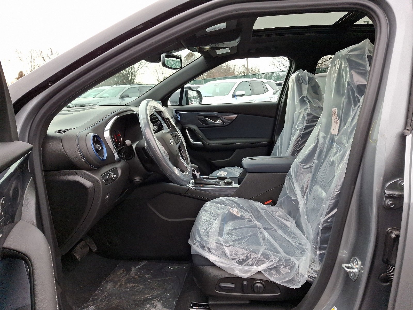 Vehicle image 14 of 36