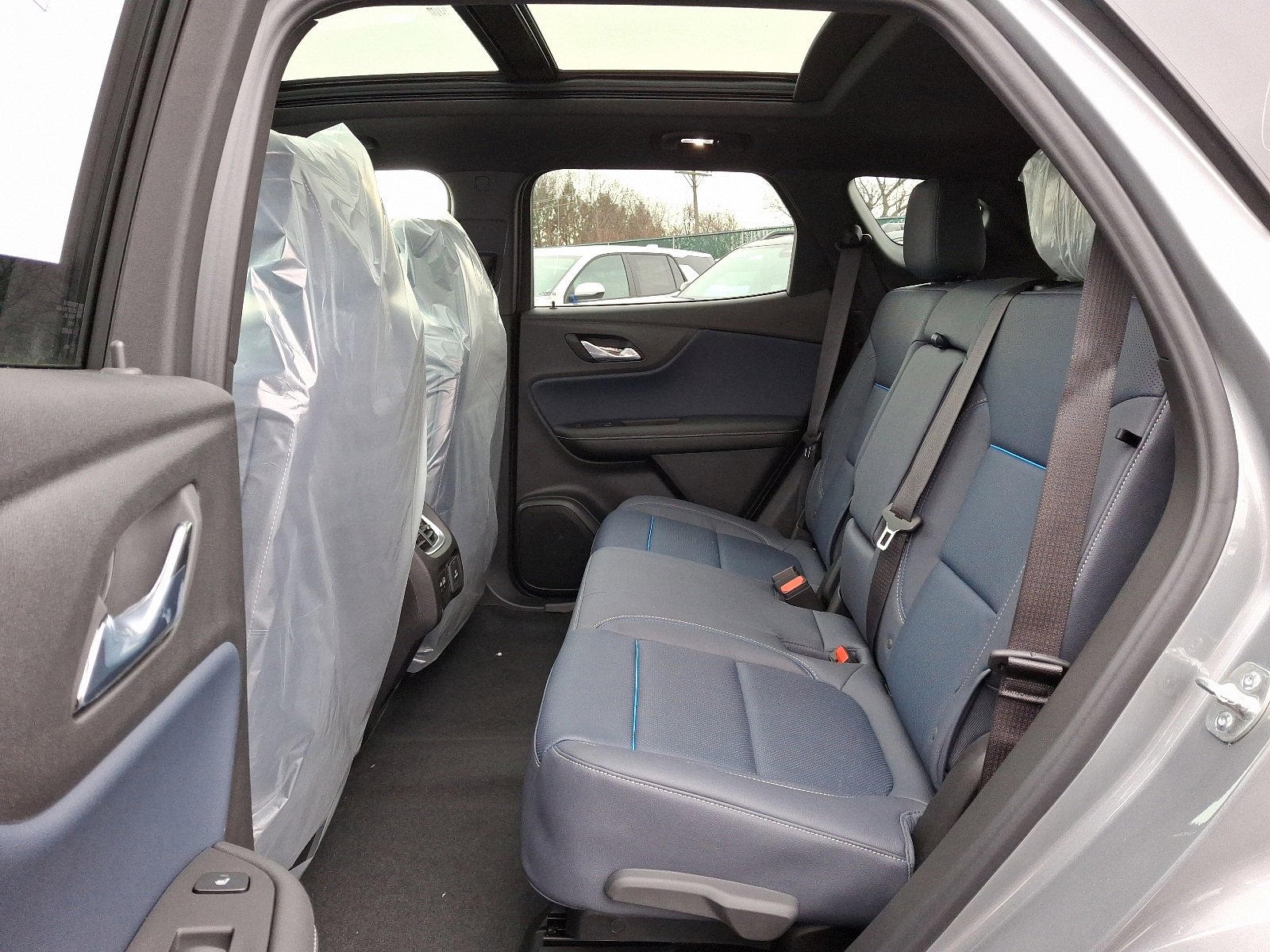 Vehicle image 13 of 36