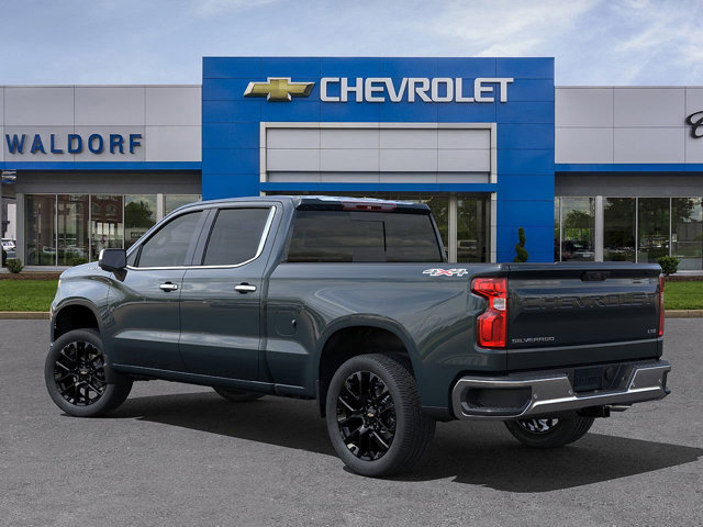 Vehicle image 8 of 24