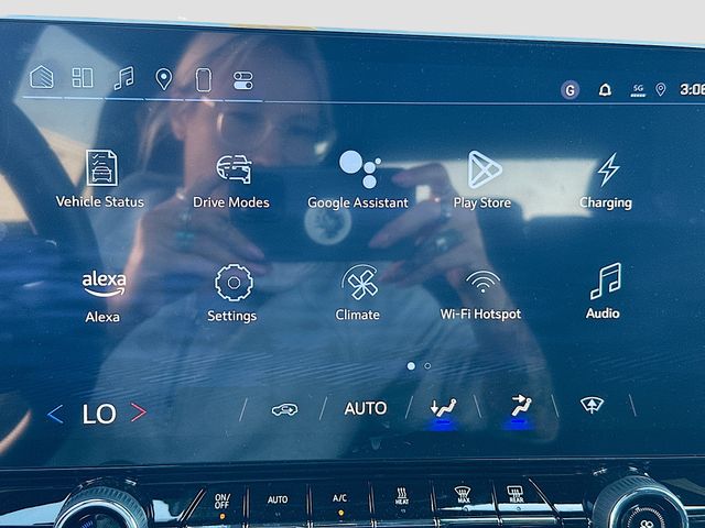 2025 Chevrolet Blazer EV AWD LT Image 18 of 29