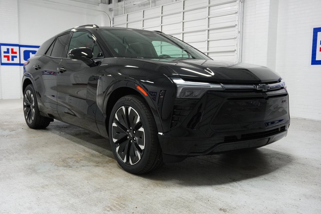 Vehicle image 4 of 42