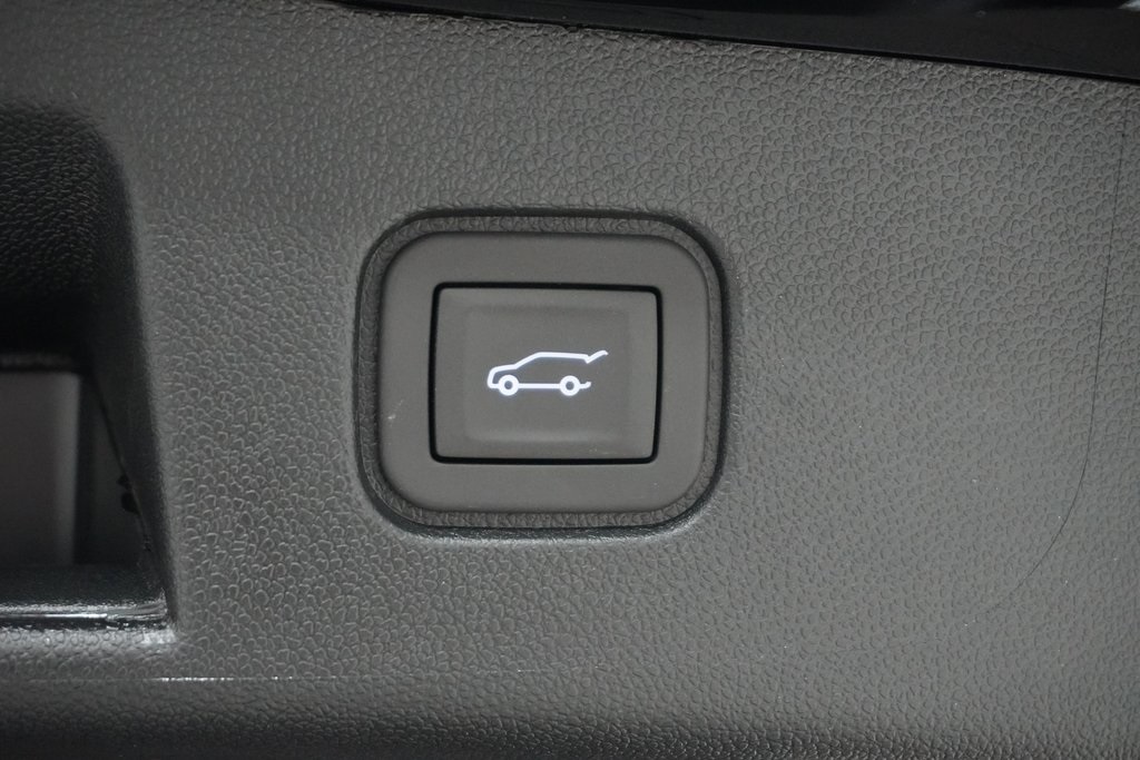 Vehicle image 11 of 42