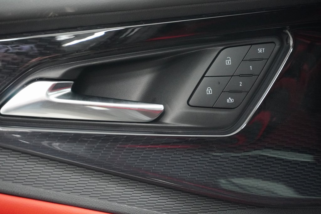 Vehicle image 15 of 42