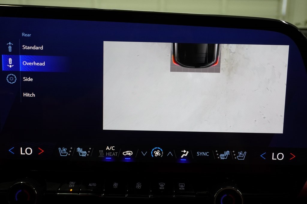 Vehicle image 31 of 42