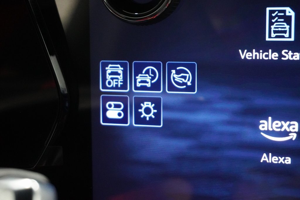 Vehicle image 28 of 42