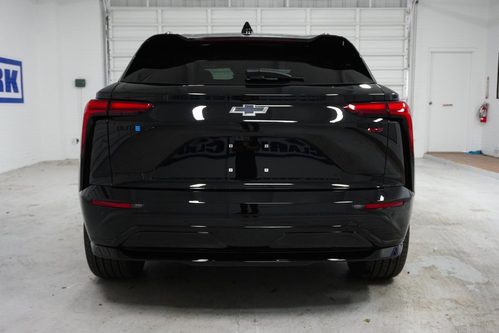 Vehicle image 3 of 42