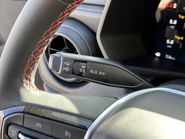 Vehicle image 18 of 25