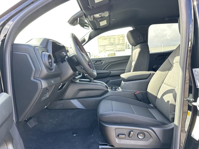 Vehicle image 10 of 25