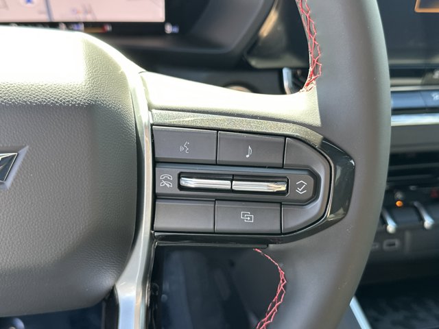 Vehicle image 17 of 25