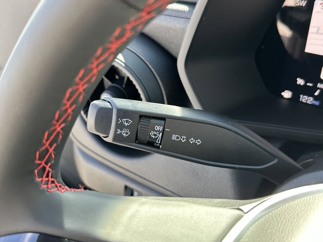 Vehicle image 18 of 25