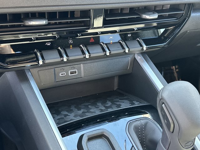 Vehicle image 23 of 25