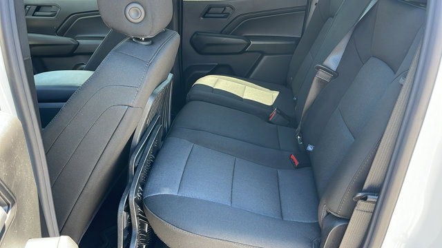 Vehicle image 13 of 32